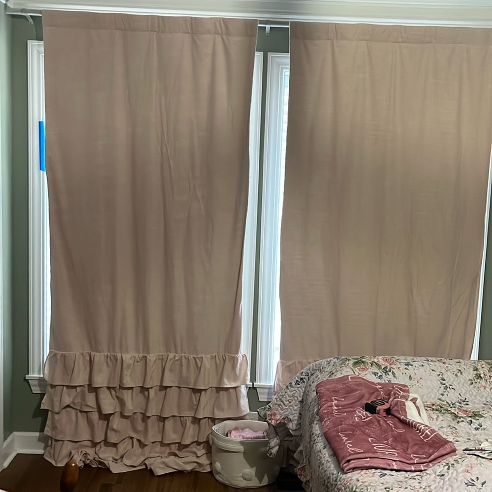 Pottery Barn Kids Evelyn Ruffle Bottom Curtain